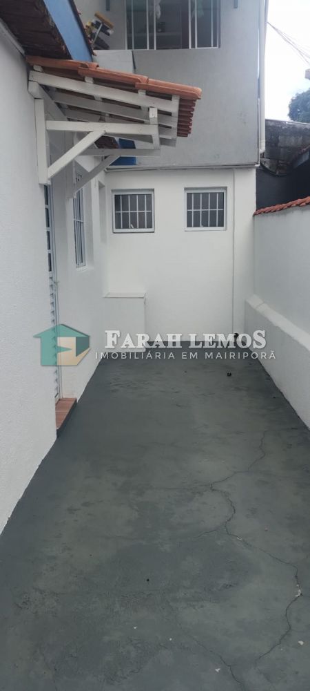 Casa Padrão aluguel Centro - Referência lo310126
