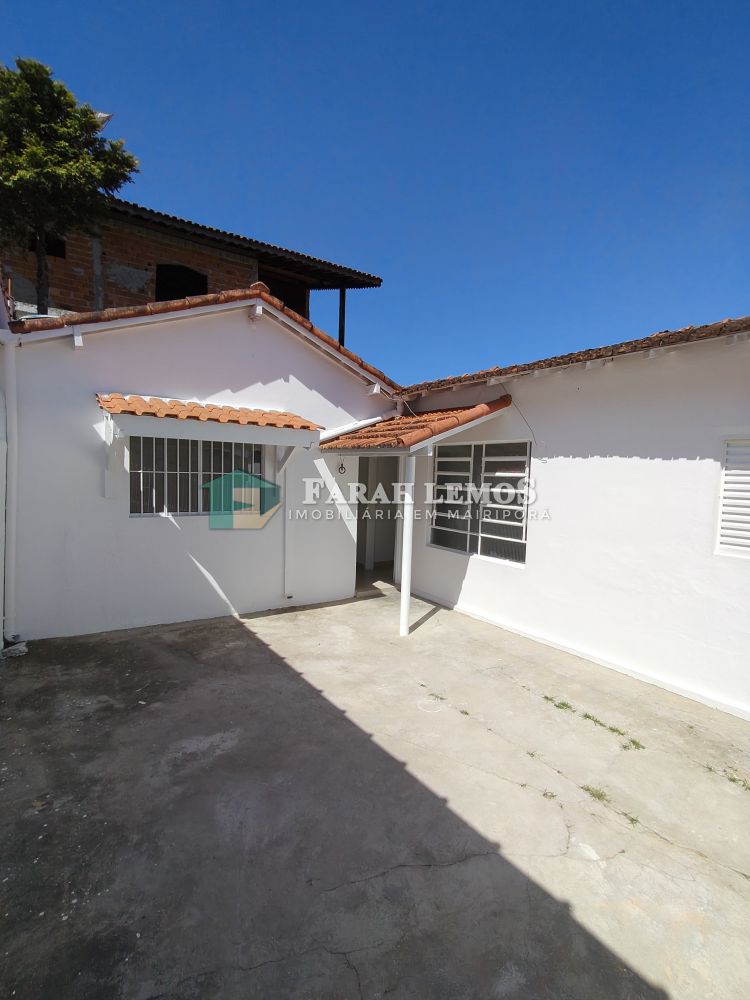 Casa Padrão aluguel Centro - Referência Lo982278
