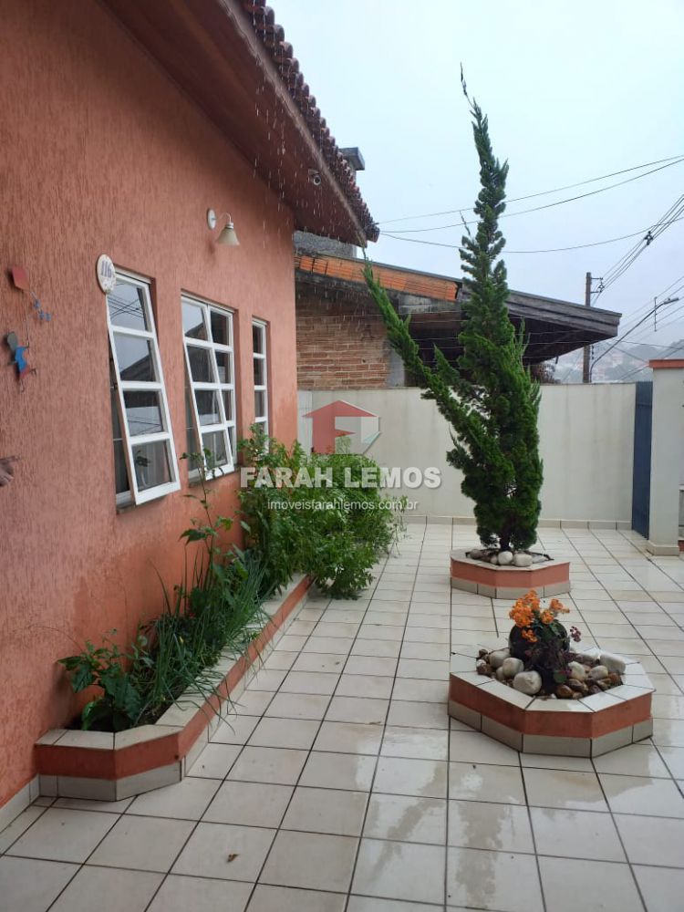 Casa Padrão aluguel Centro - Referência LO00364