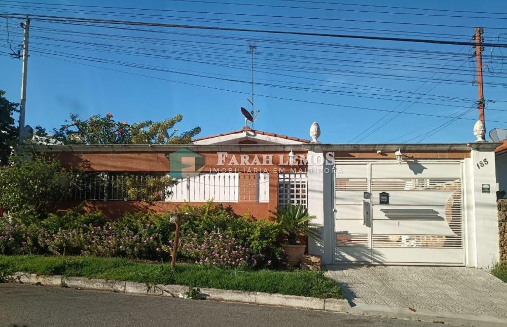Casa Padrão aluguel Centro - Referência LO00566